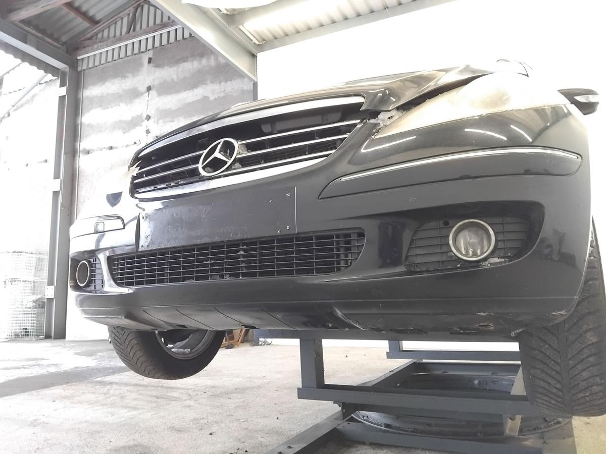 Mercedes A-Klasse W169 orig Sto&szlig;f&auml;nger Sto&szlig;stange vorn BJ2004 160 Tropenschwarzmetallic