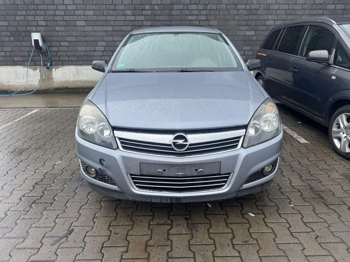 Opel Astra H original K&uuml;hlergrill Facelift