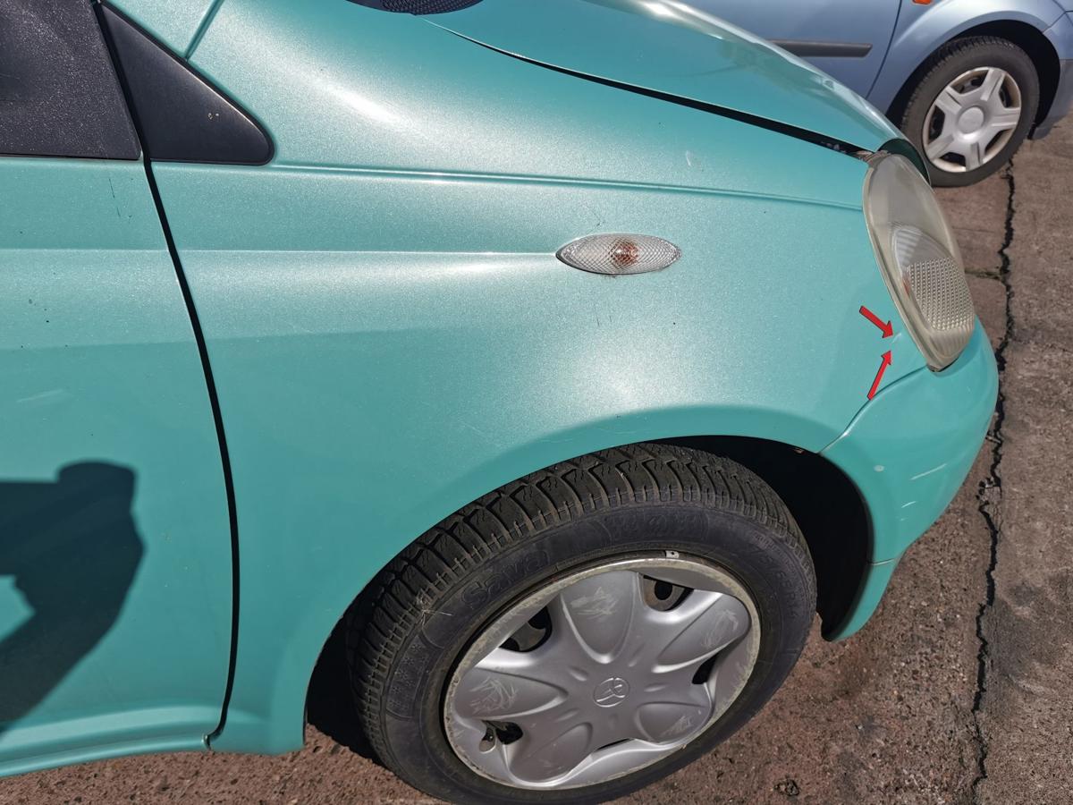 Toyota Yaris XP10 Kotflügel Fender Seitenwand vorn rechts 764 Light Aqua DELLE