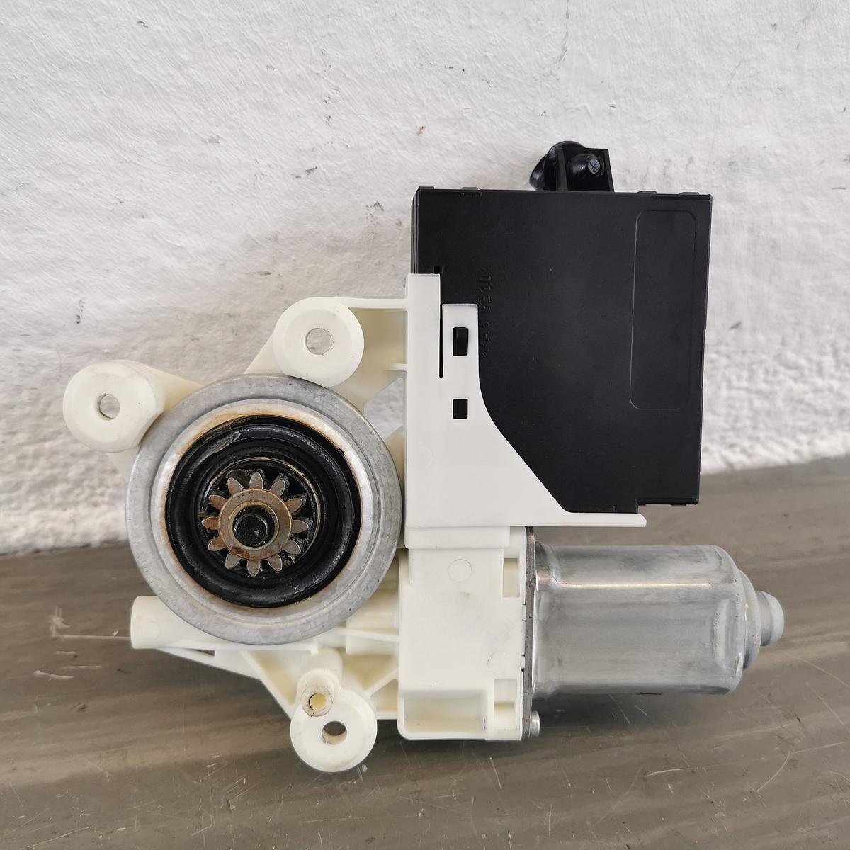 Ford Focus C-Max DM2 Bj.07 Fensterhebermotor hinten FR0160043-0Brechts