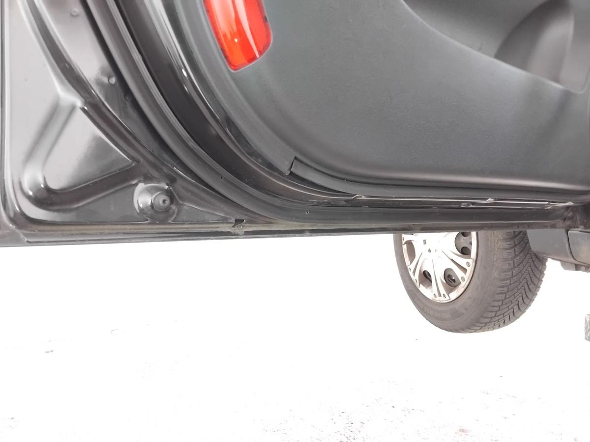 Hyundai i30 FD T&uuml;r vorn links Fahrert&uuml;r koreanische Produktion Flie&szlig;heck BJ2008