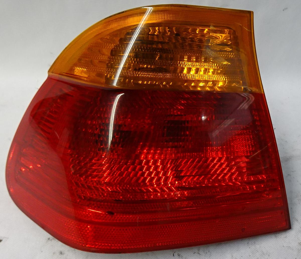 BMW 3er E46 Limo Rückleuchte Heckleuchte außen links 8364921 gelb rot