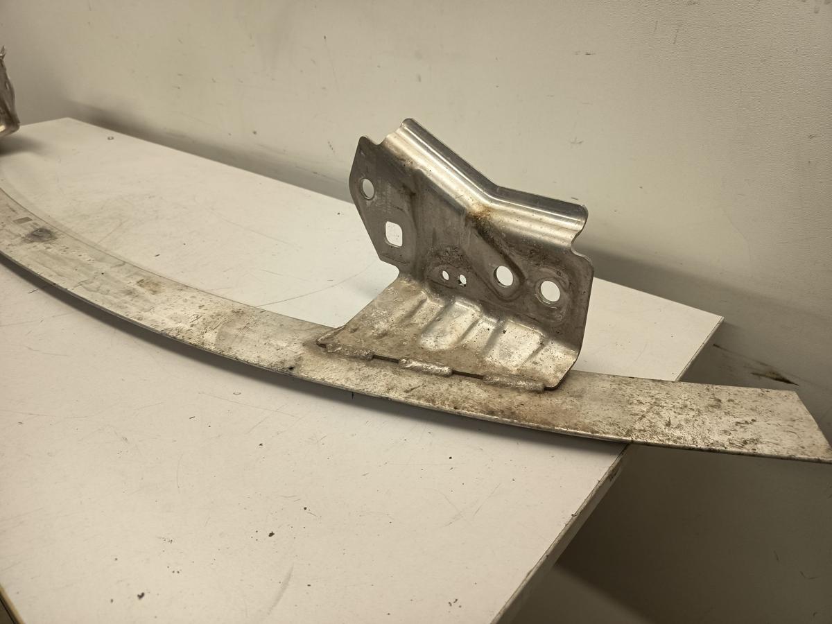Tesla Model 3 originaler halter f&uuml;r Sto&szlig;stange 110111800B/R Baujahr 2022