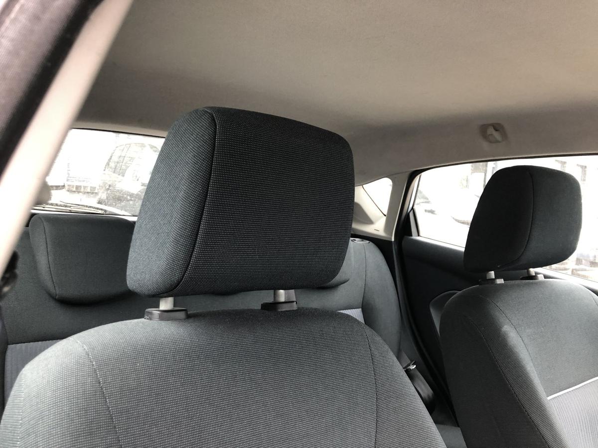 Ford Fiesta JA8 Sitz vorn rechts Beifahrersitz ohne Heizung 5 t&uuml;rer Stoffsitz