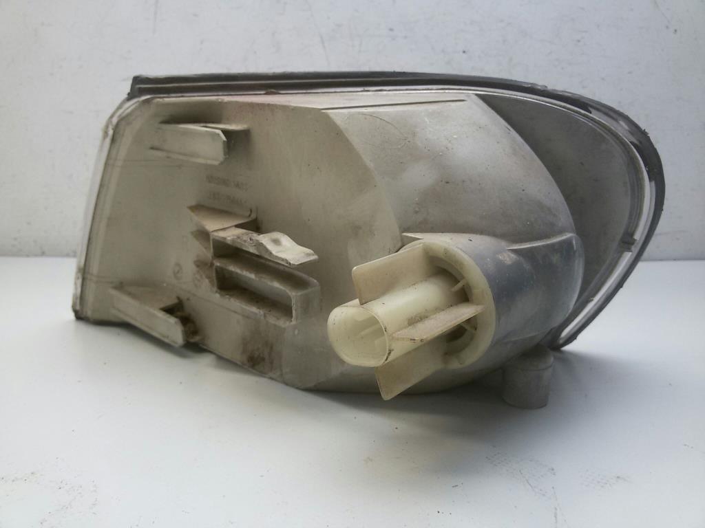 Opel Vectra B Baujahr 1998 Blinkleuchte Blinker rechts weiss VALEO