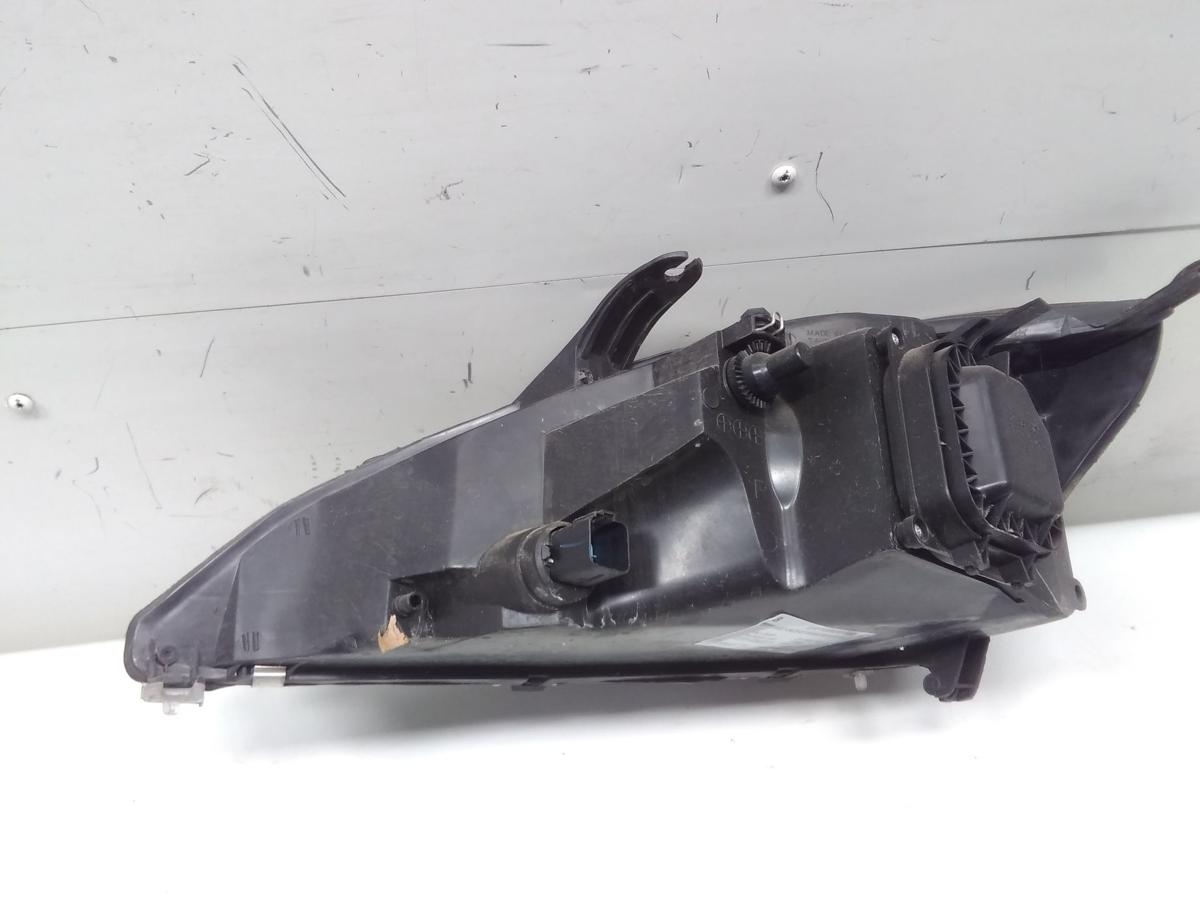 Ford Focus 1 Scheinwerfer vorn rechts Halogen mit LWR BJ2000