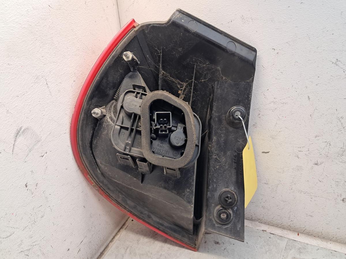 Mitsubishi Colt Z30 orig R&uuml;ckleuchte Schlussleuchte rechts au&szlig;en 3t&uuml;rig BJ2005