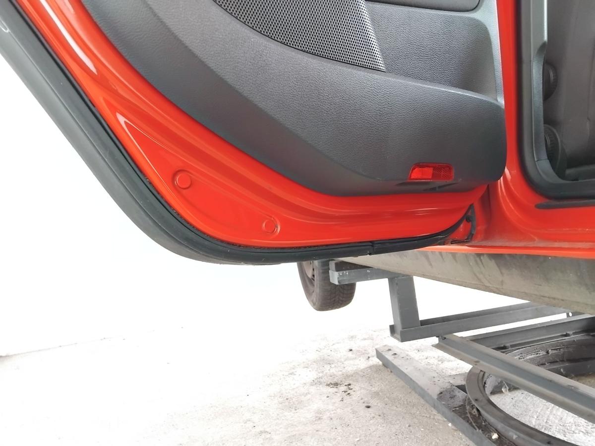 VW Golf 5 1K T&uuml;r hinten links 5-T&uuml;rer Flie&szlig;heck tornadorot LY3D BJ2004