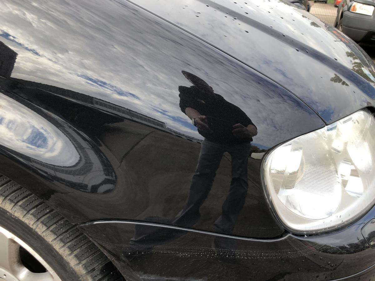 VW Touran 1T Kotflügel vorn rechts Fender LC9Z Black Magic Pearl bis 2006