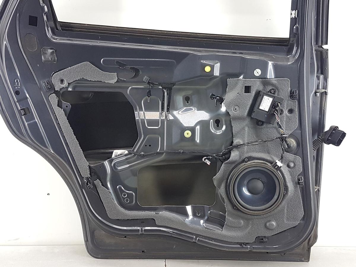 Ford Mondeo BA7 Turnier Tür hinten links in Royal grau met Bj08 Kombi Rohbautür