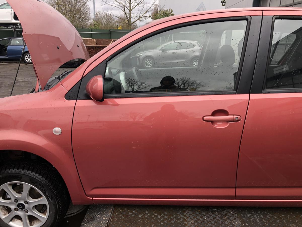 Daihatsu Sirion M300 original Tür vorn links Fahrer R43 Korall Bj 2005