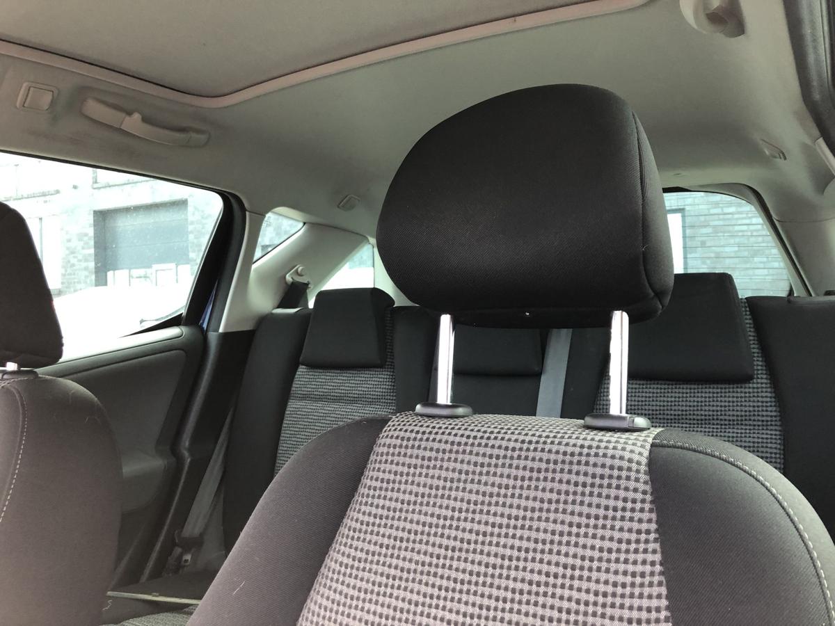 Peugeot 207SW Sitz vorn links Fahrersitz Stoff ohne Heizung Autositz