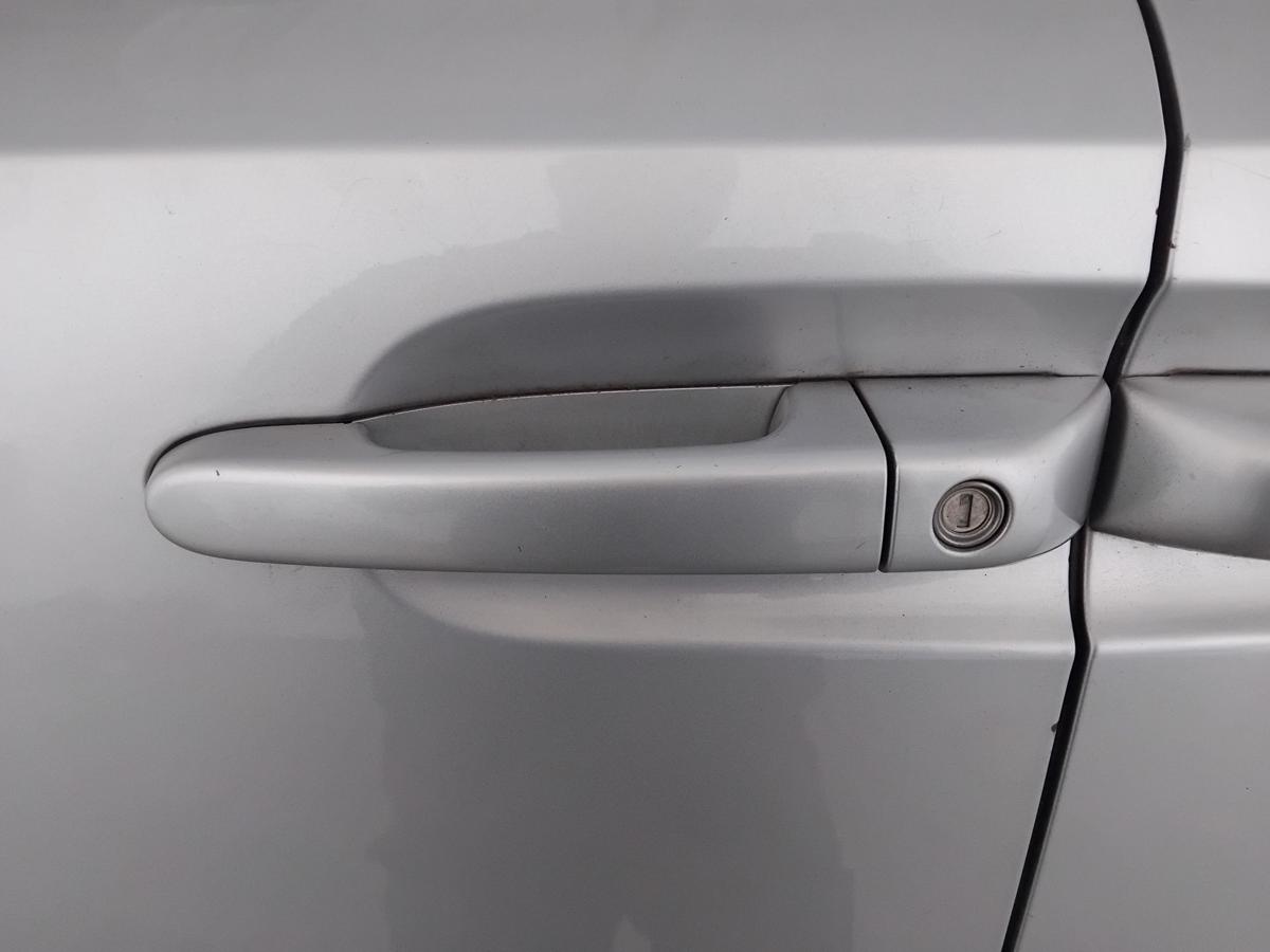 Kia Carnival III MB Tür vorn links Fahrertür 6C Diamantsilber Metallic BJ2007