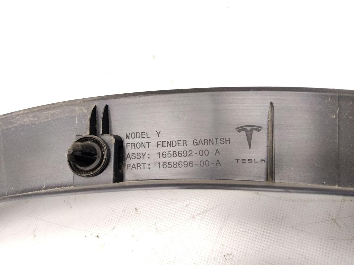 Tesla Model Y original Kotflügelverbreiterung Radlaufblende vorn rechts BJ2023