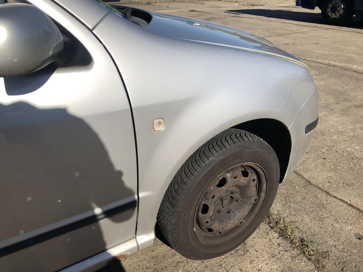 Skoda Fabia 6Y Kotflgel vorn rechts Fender Beifahrerseite LF7T Diamantsilber