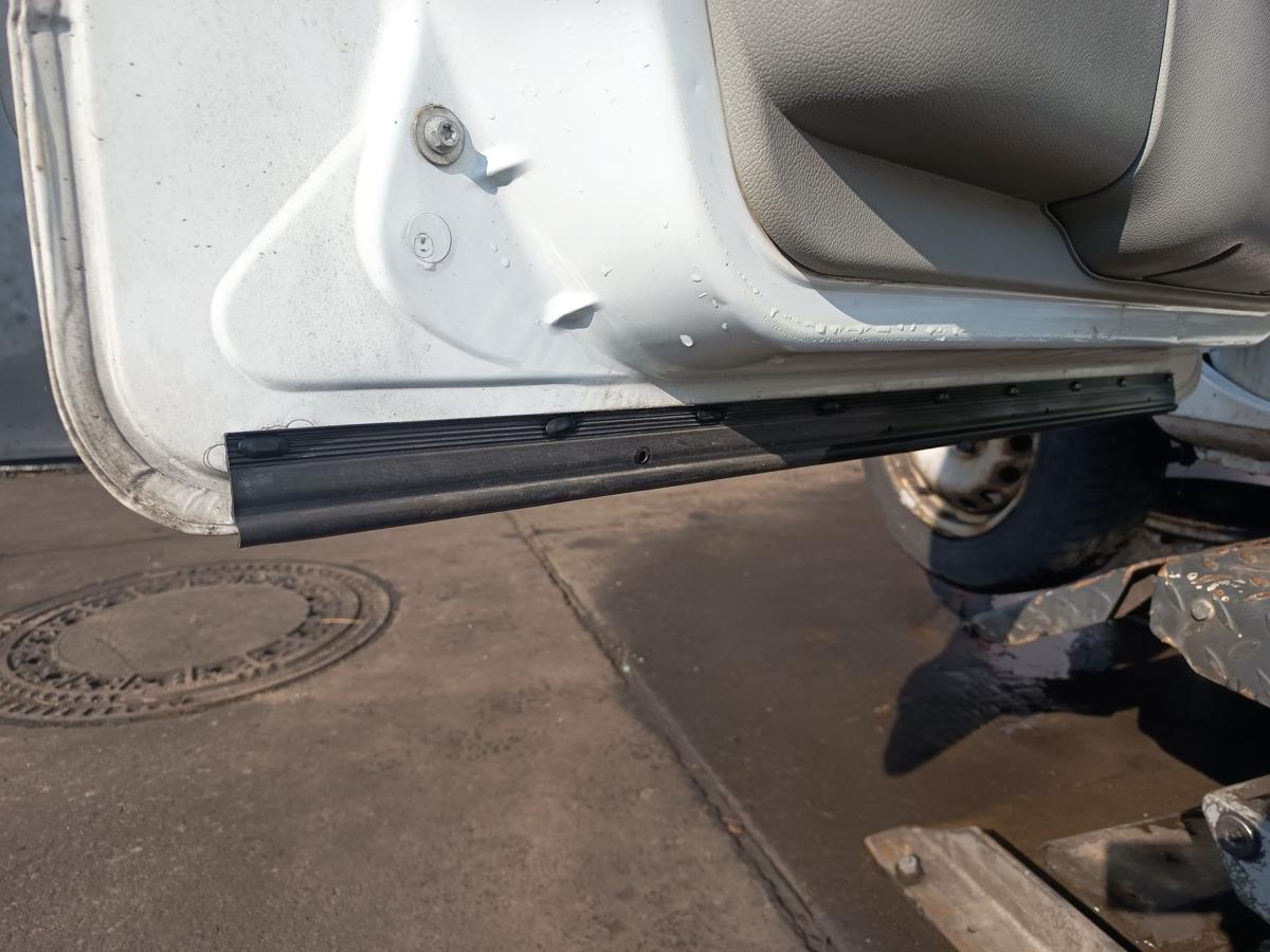 Renault Kangoo KC original T&uuml;r vorn links Fahrer 389 Gletscherwei&szlig; Bj 2008