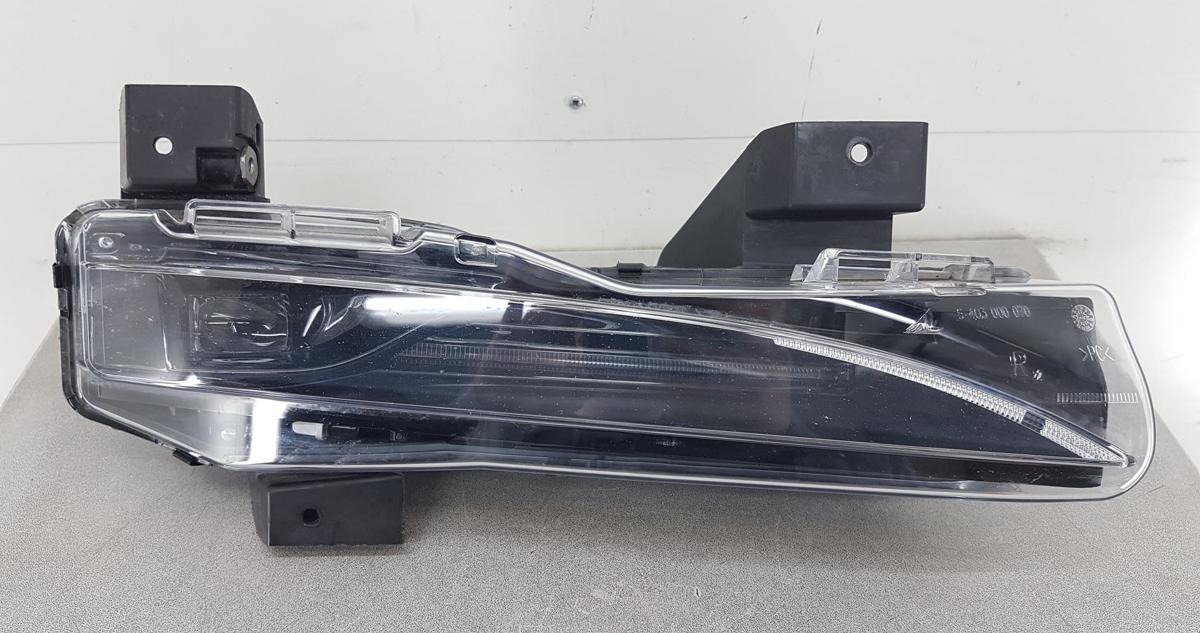 Tesla Model X Nebelscheinwerfer rechts LED Bj2022 1649250-00-C Modell ab 2021