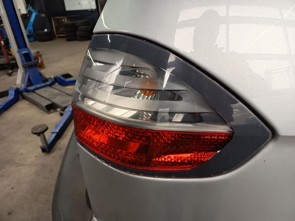 Ford S-Max 1 original Rückleuchte rechts Heck/Schluss/Licht Bj 2009