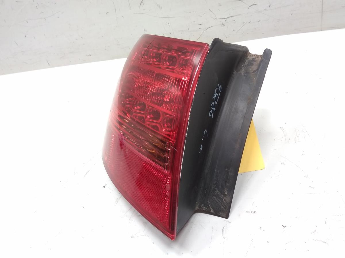 Audi A6 4F Avant Rückleuchte Heckleuchte links LED Bj.2006
