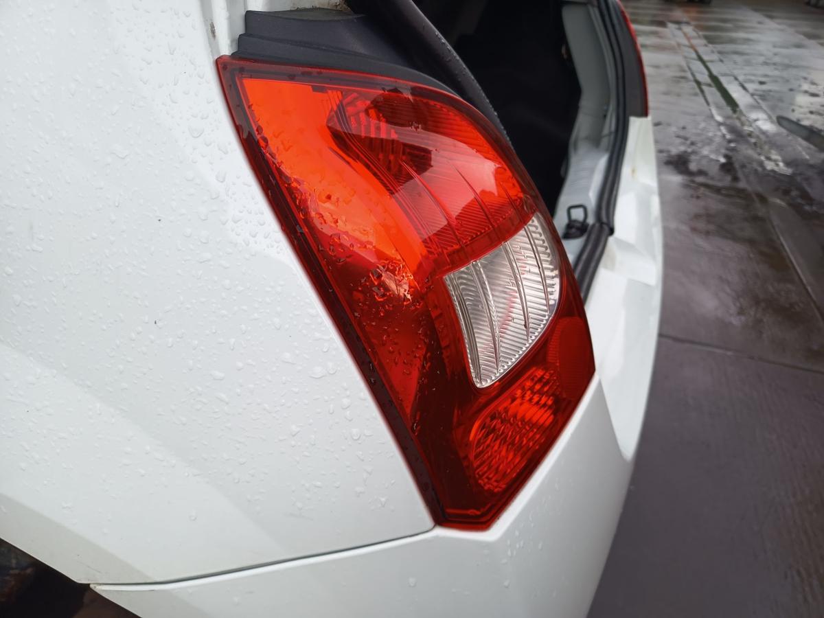 Renault Twingo II original R&uuml;ckleuchte links Heck Schluss Licht Bj 2009