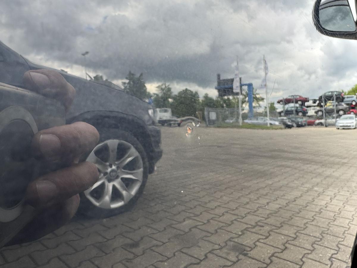 Kia Pro Ceed original T&uuml;r vorn rechts 1K Black Pearl Rohbau Bj.2010
