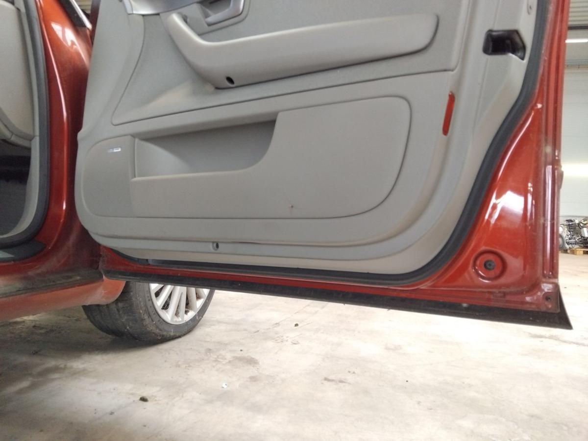 Audi A4 8E B7 Tür vorn rechts Beifahrertür granatrotmetallic LZ3F BJ2006