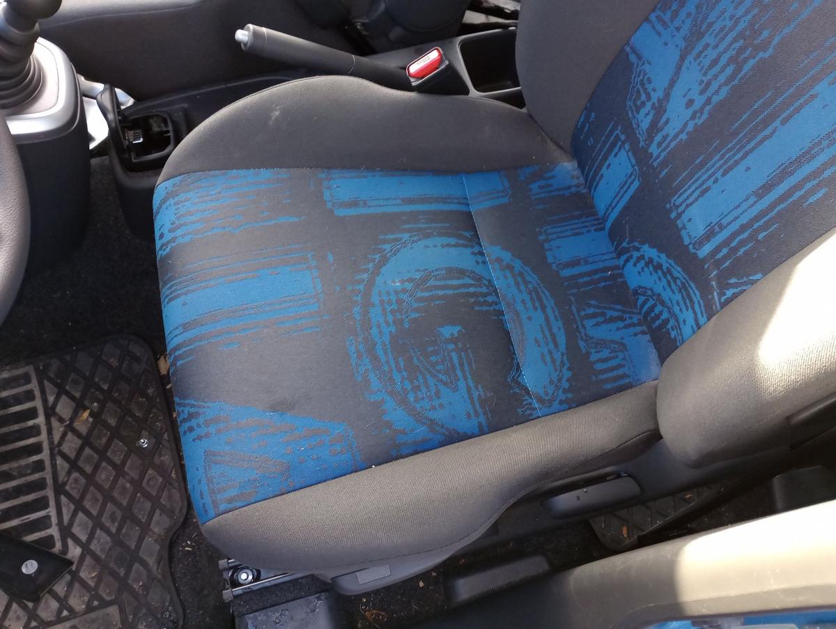 Opel Agila B orig Fahrersitz vorn links Stoff schwarz/blau mit Airbag 24Tkm Bj13