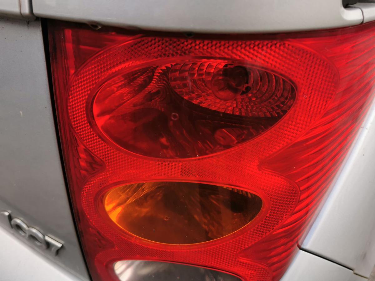 Peugeot 1007 K Rückleuchte Schlussleuchte Rücklicht Lampe hinten rechts