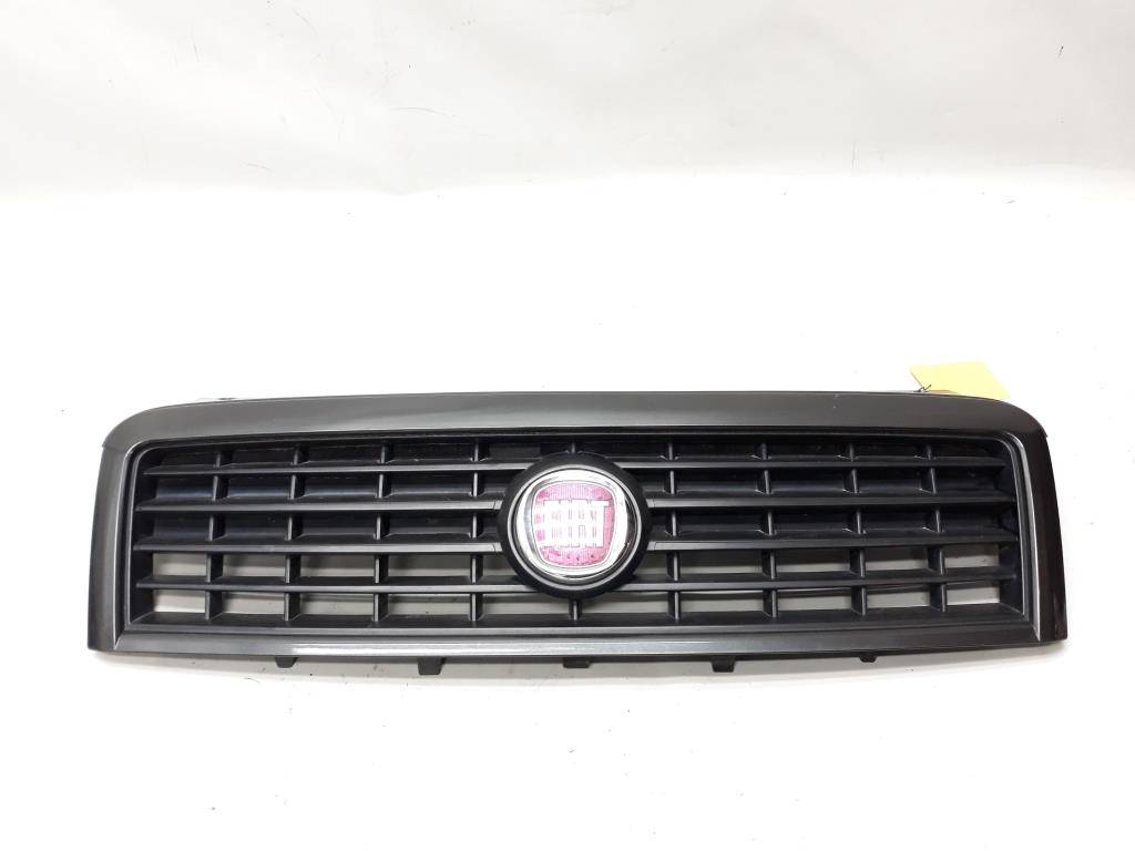 Fiat Doblo Typ 223 BJ2009 original grill Kühlergrill Modell ab 2005