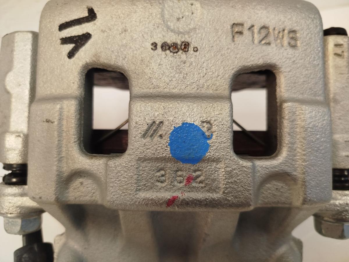 Mitsubishi Eclipse Cross GK0 ab21 Bremssattel Bremszange vorn links Sattel