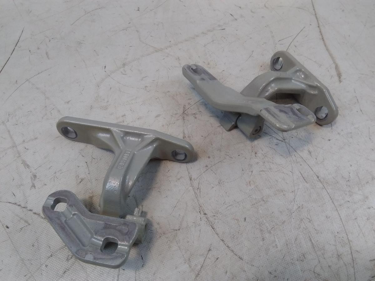 Mercedes Benz Sprinter 907 910 original T&uuml;rscharniersatz vorn rechts Bj.2020