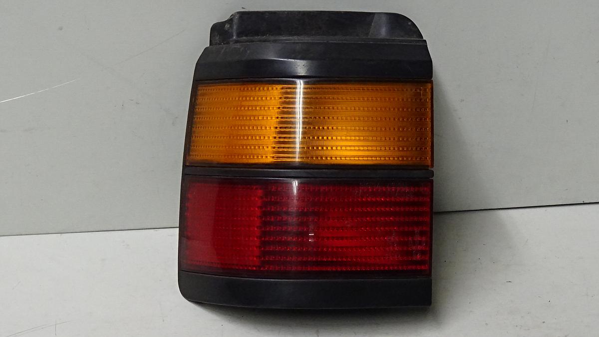 VW Passat 35I Variant BJ1991 Rückleuchte Rücklicht außen links 333945111 gelb rot