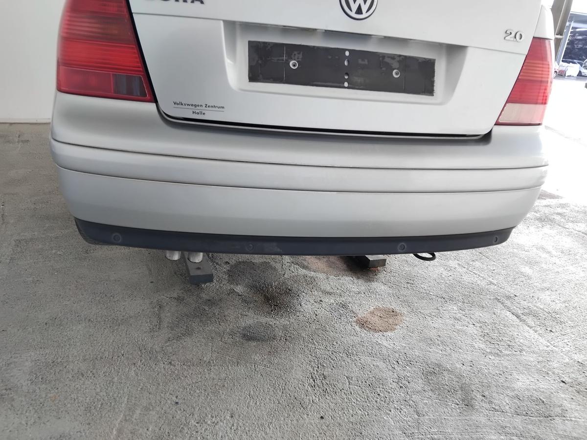 VW Bora Limousine original Sto&szlig;stange Sto&szlig;f&auml;nger hinten PDC BJ2002 LA7W reflexsilbermetallic