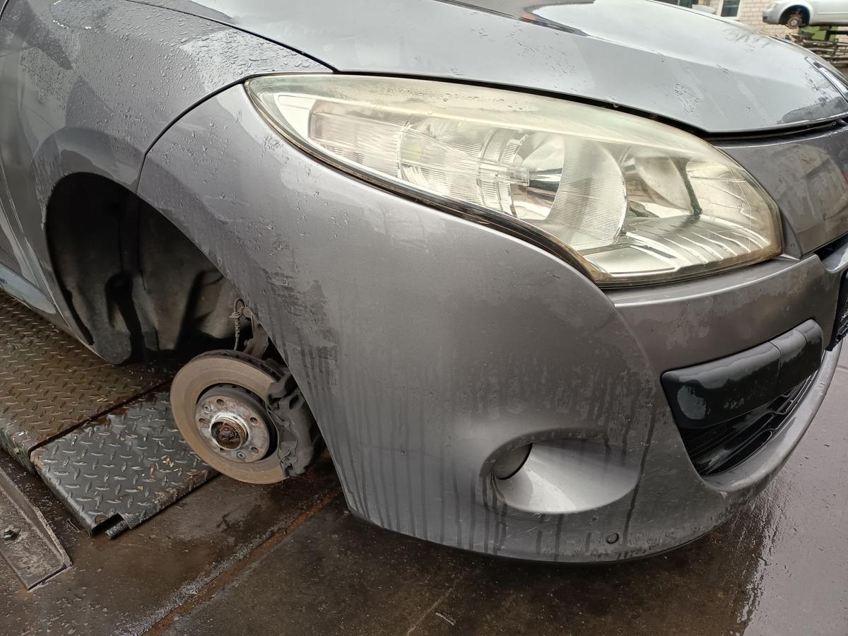 Renault Megane III Kombi orig Sto&szlig;stange vorne TEKNG Grau vor Facelift Bj 2010