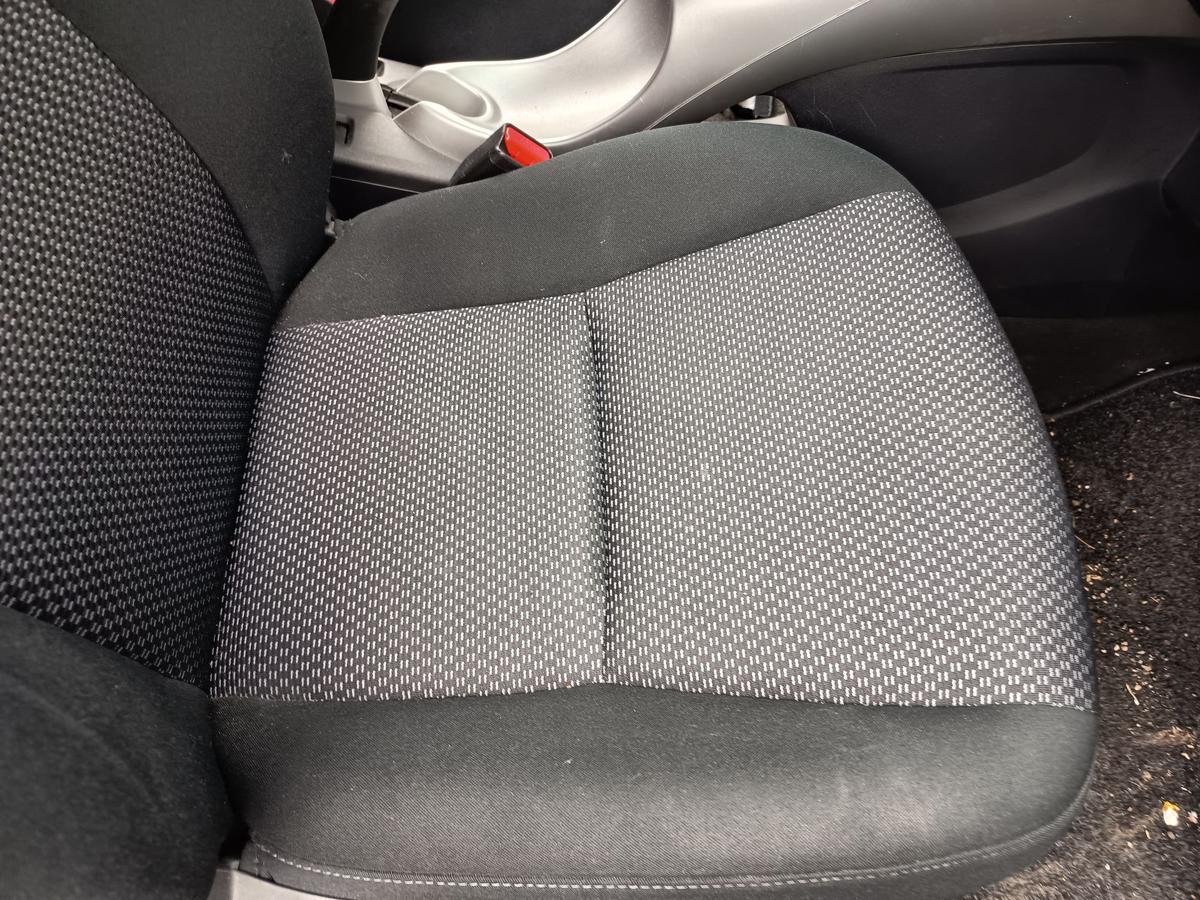 Toyota Auris E15 original Sitz vorn rechts Beifahrer Stoff anthrazit/schwarz