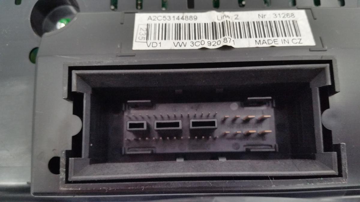 VW Passat 3C org Kombiinstrument Tacho 1968ccm TDI 103KW Bj 2006 3C0920871