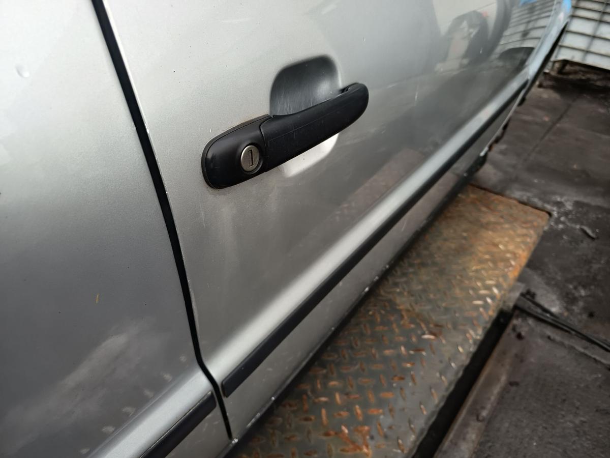 VW Polo III 6N2 original T&uuml;r rechts Beifahrer A7W Reflexsilber Bj 2001