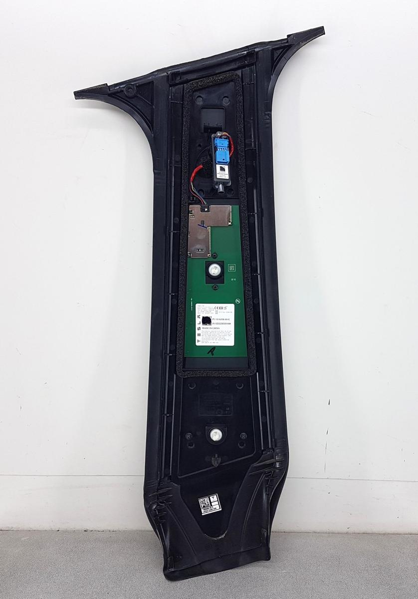 Tesla Model Y Blende B S&auml;ule 151625800E Bj2022 inkl Kamera