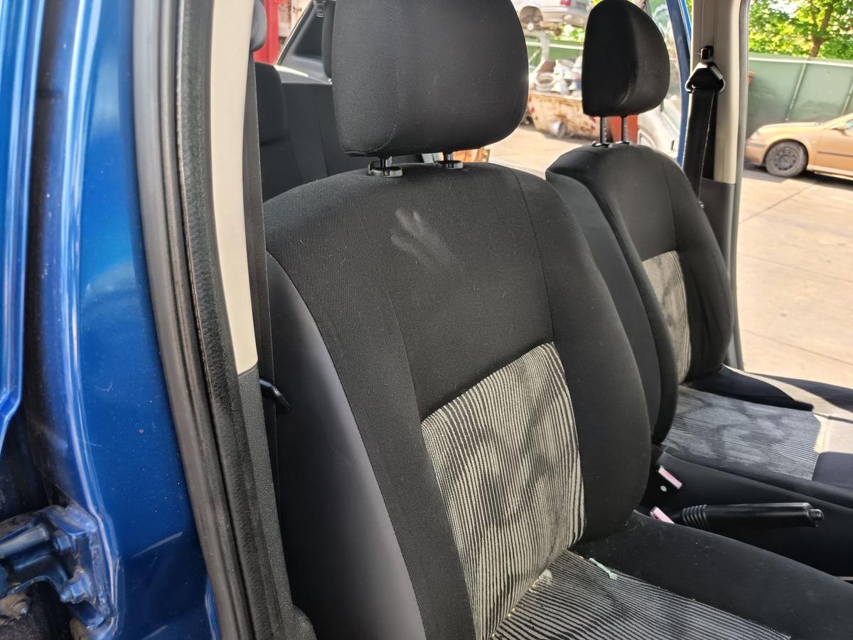 Dacia Sandero 1 BS Sitz vorn rechts Beifahrer Stoff anthrazit grau Bj 2009