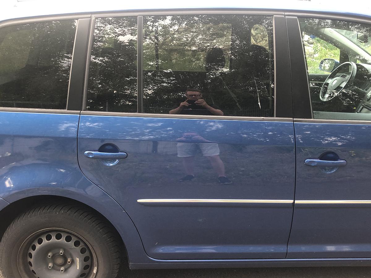 VW Touran 1T Tür hinten rechts LC5C Biscay Blue perl