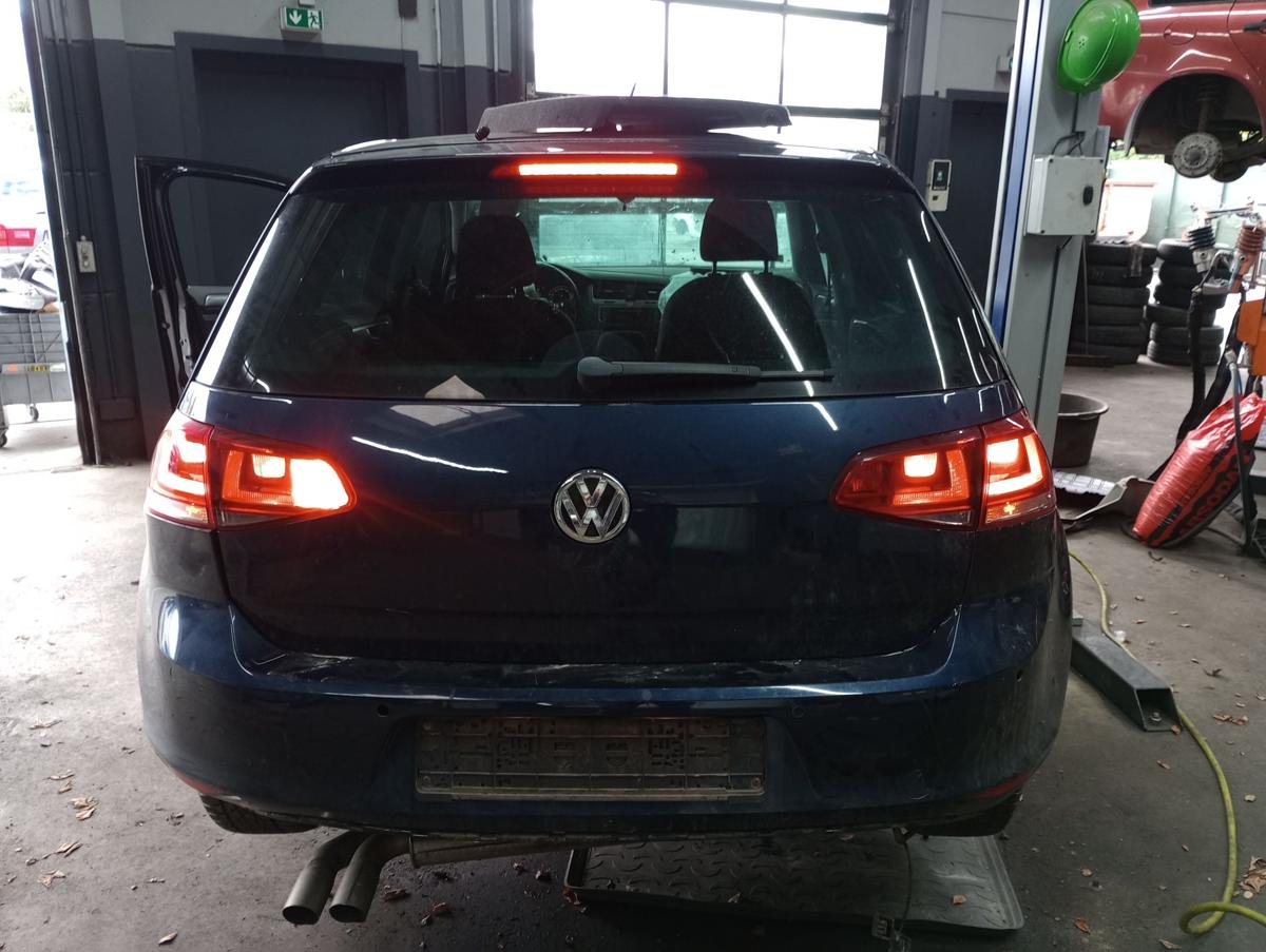 VW Golf VII original Rückleuchte rechts aussen Limo Heck Schluss Licht Bj 2015