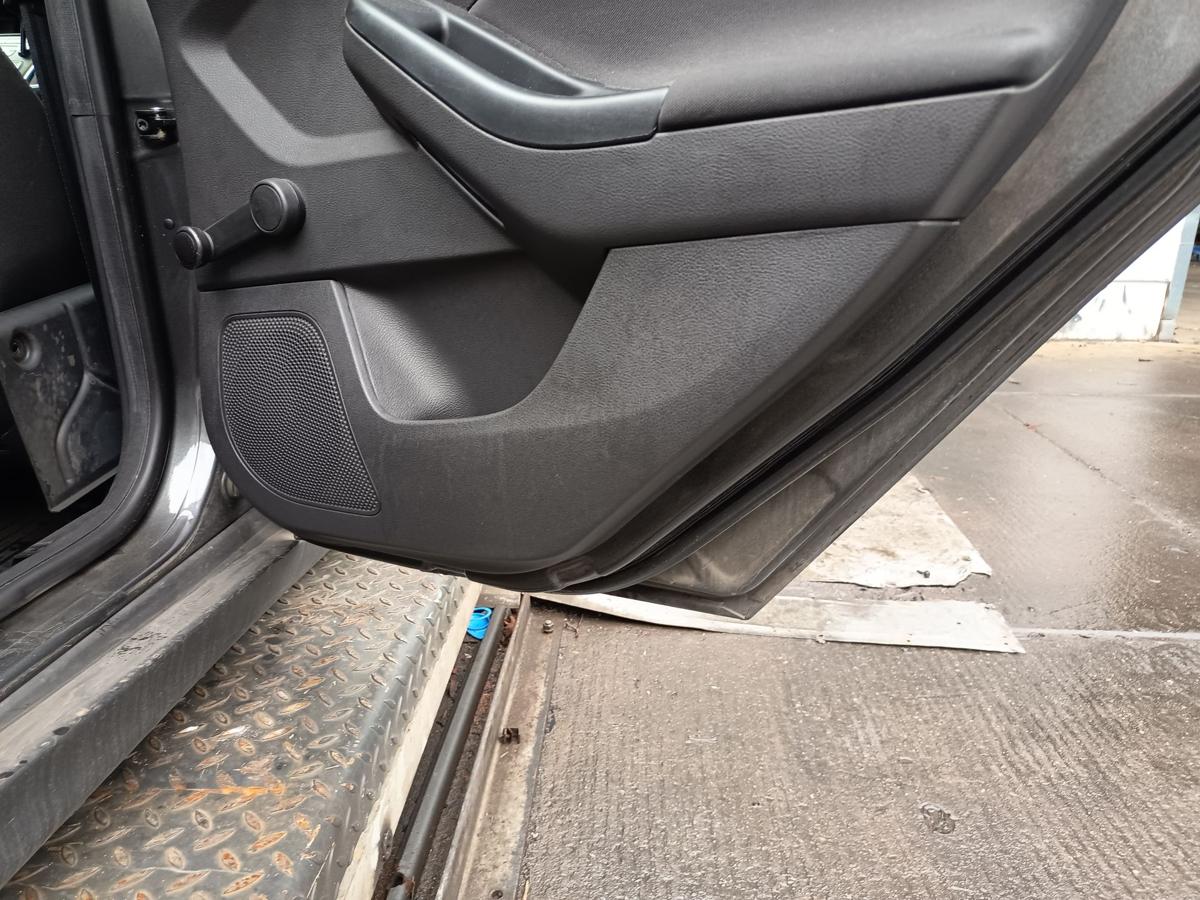 Ford Focus III original T&uuml;r hinten rechts Magnetic Grau 5TRG Baujahr 2015