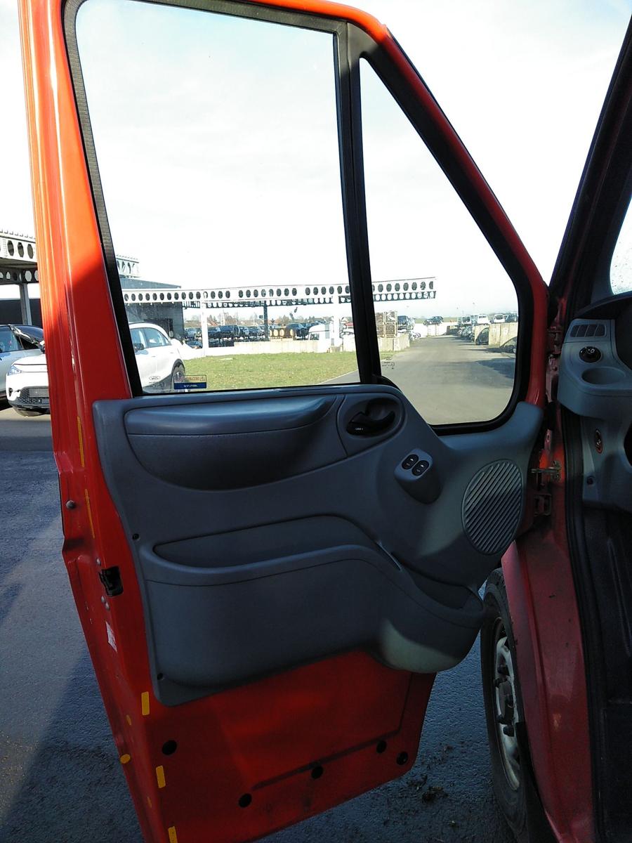 Ford Transit 6 TT9 T&uuml;r vorn links Fahrert&uuml;r coloradorot Bj.2007