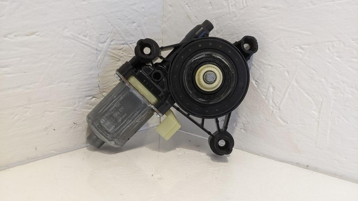 Audi A5 B9 F5 Fensterhebermotor hinten rechts Hebermotor