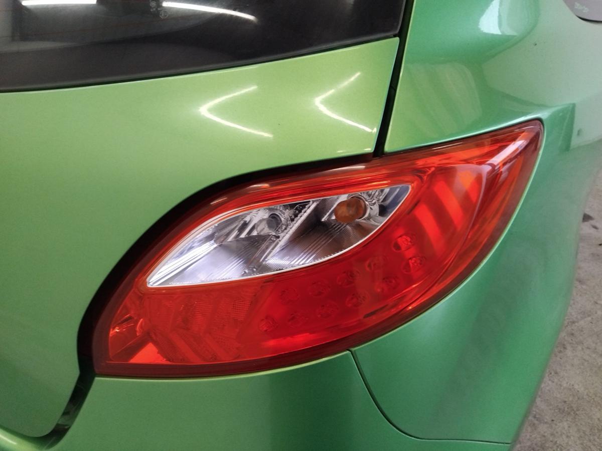 Mazda 2 DE original R&uuml;ckleuchte Heckleuchte rechts BJ2008