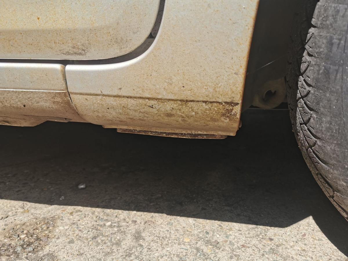 Renault Clio III R Kotflügel Fender Seitenwand vorn rechts TED69 Gris Platine