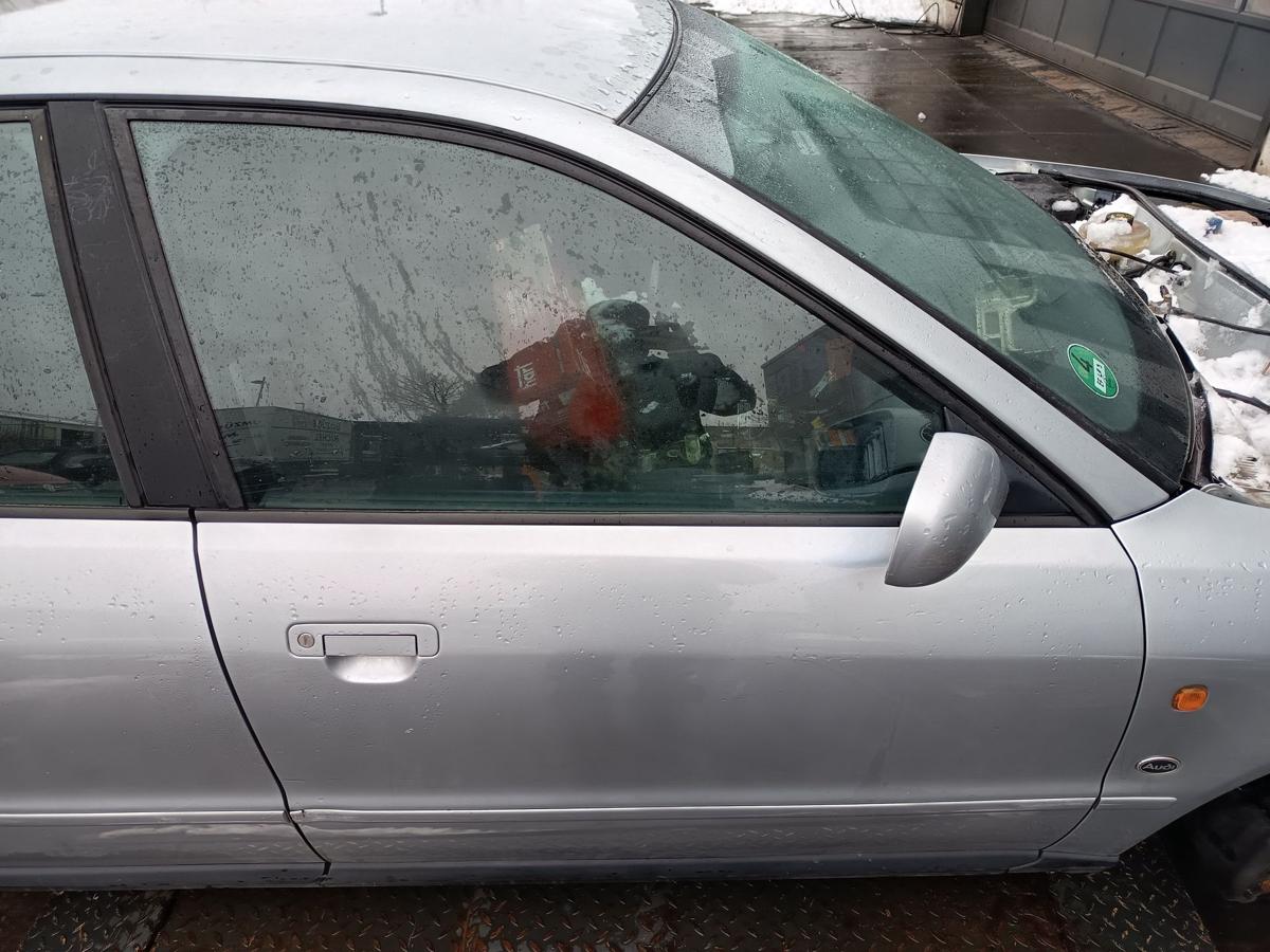 Audi A4 B5 original T&uuml;r vorn rechts Beifahrerseite Y7M Alusilber Baujahr 1996