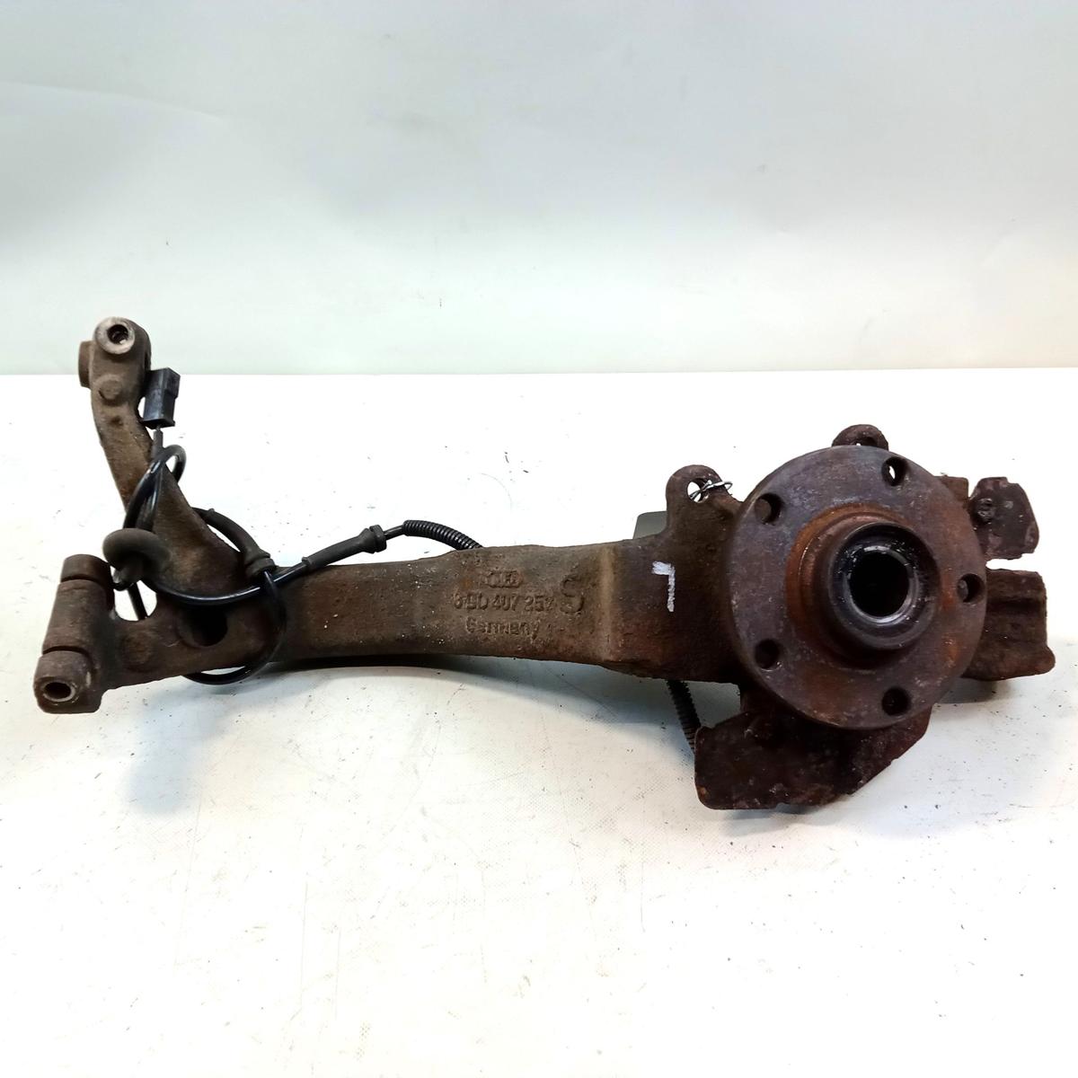 Audi A4 B5 Achsschenkel Radlagergeh&auml;use Vorderachse links 1.6 74kw Bj.1997