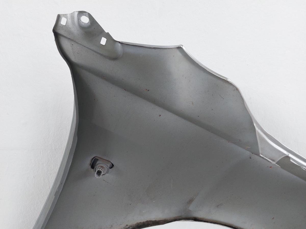Toyota Avensis T25 Kotflügel Fender Seitenwand vorn links 1C0 Radiant Silver Met