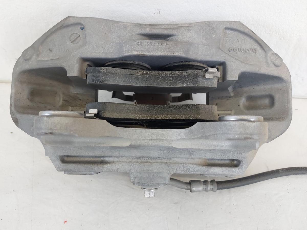 Tesla Model Y Dualmotor Bremssattel vorn rechts Brembo 4 Kolben Bremse 355x25mm